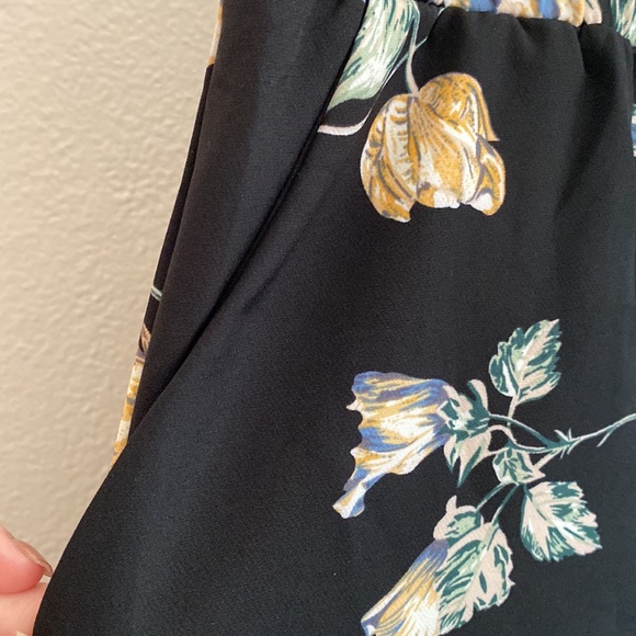 Black Floral joggers , XL - Picture 4 of 9